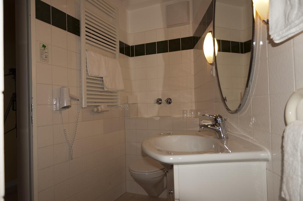 באד אסן Hotel Haus Deutsch Krone חדר תמונה